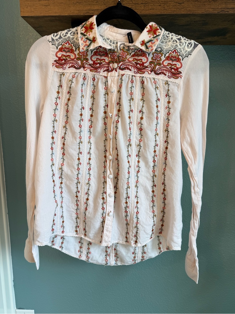 Akemi + Kin Anthropologie Embroidered Floral Lace Boho Button Down Top - Picture 2 of 6